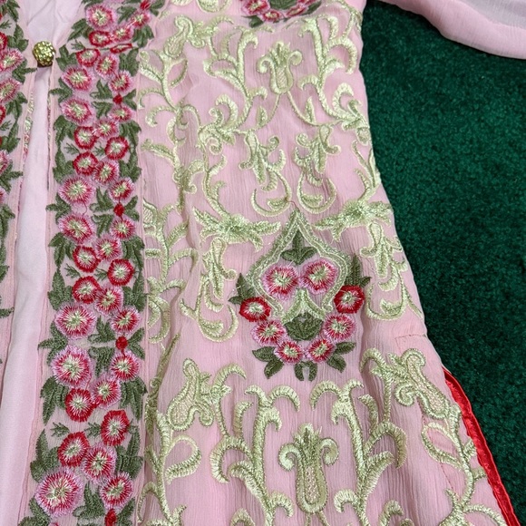 Elegant Pink Embroidered Kurta set - Picture 5 of 12